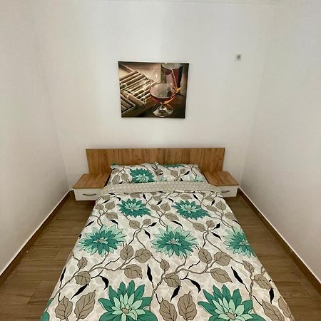 Militari Comfort Studio Rosu Екстер'єр фото